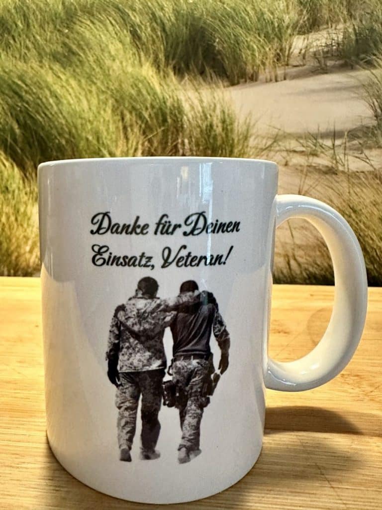1024-1365-768x1024 Gedenktasse für Einsatzveteranen