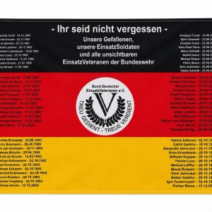 Gedenkbanner f&uuml;r gefallene Einsatzsoldaten der Bundeswehr
