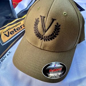Sandfarbene Veteranen-Cap mit Vereinslogo
