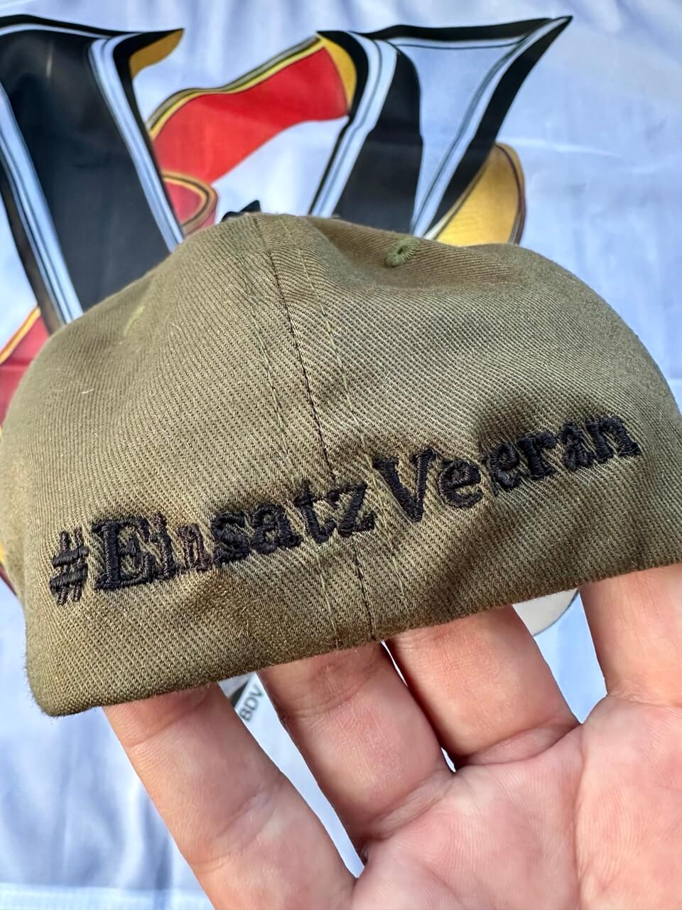 Bestickte Cap mit Schriftzug „#EinsatzVeteran“