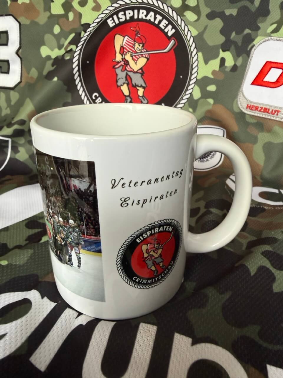 Groß (IMG_5208) Veteranen-Tasse mit Vereinsmotiv